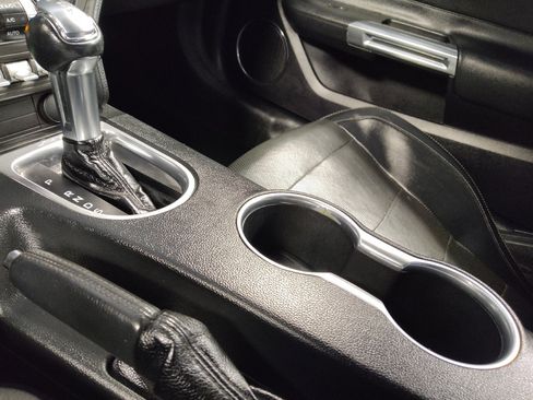 Used 2019 Ford Mustang Premium RWD image 26