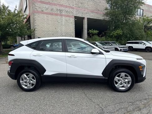 Used 2025 Hyundai Kona SE AWD/4WD image 15