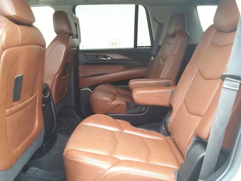 Used 2015 Cadillac Escalade Premium AWD/4WD image 11