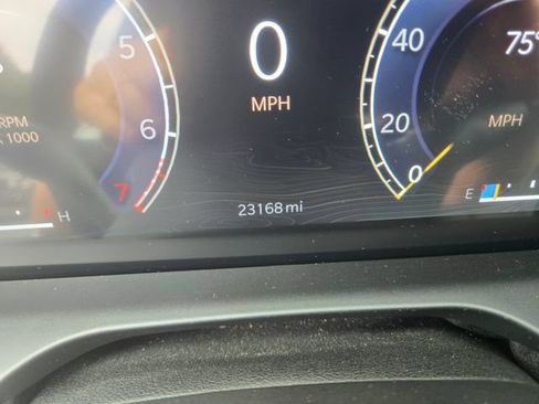 Used 2025 Jeep Grand Cherokee Limited RWD image 3