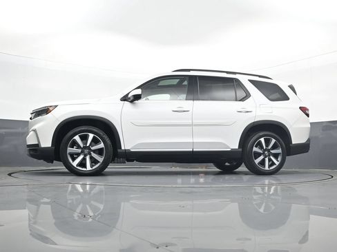 Used 2024 Honda Pilot Touring image 29