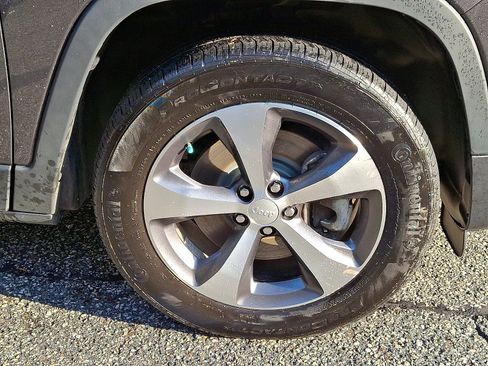 Certified 2022 Jeep Cherokee Limited AWD/4WD image 9