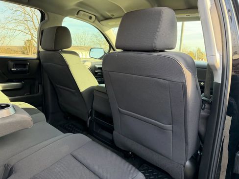 Used 2018 Chevrolet Silverado 1500 LT image 46