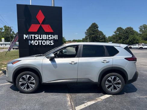 Used 2023 Nissan Rogue SV AWD/4WD image 6