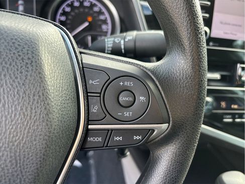 Used 2022 Toyota Camry LE image 22