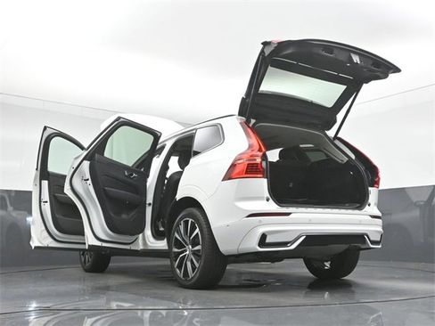 Used 2023 Volvo XC60 B5 Plus w/ Climate Package image 55