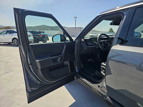 Used 2024 Rivian R1S Adventure AWD/4WD image 21