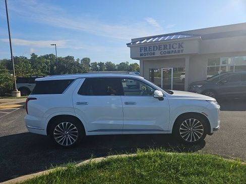 Used 2024 Hyundai Palisade Calligraphy AWD/4WD image 3
