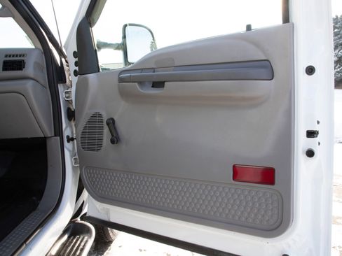 Used 2001 Ford F450 XL image 9