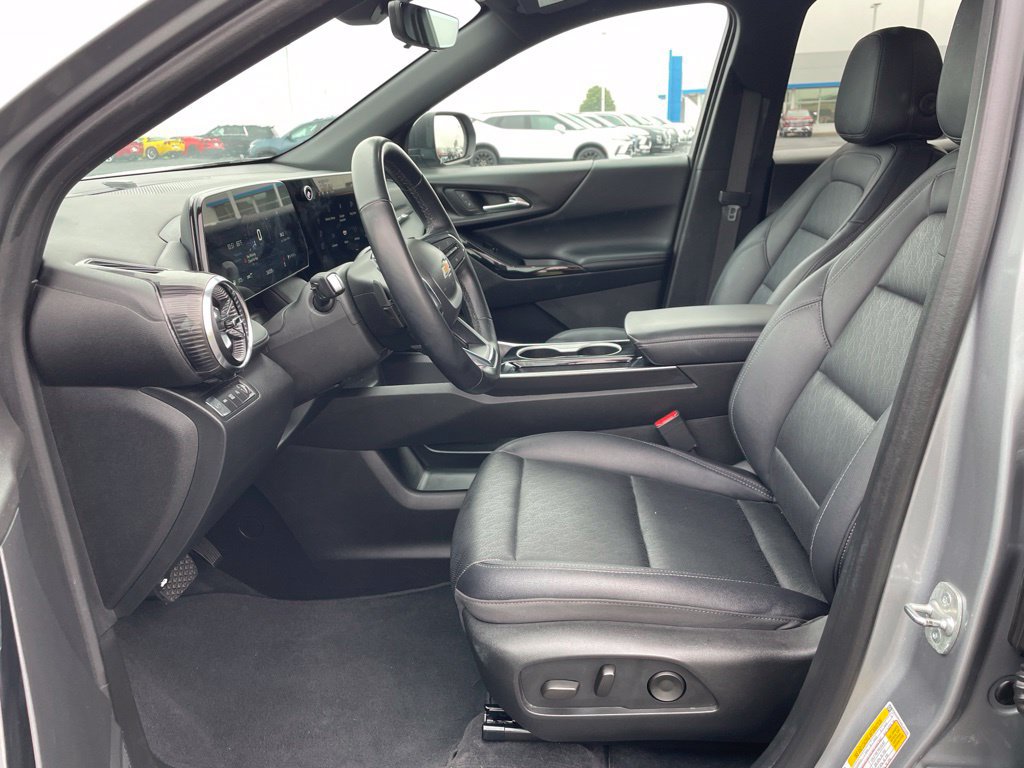 Used 2025 Chevrolet Equinox LT w/ Convenience Package II AWD/4WD image 9