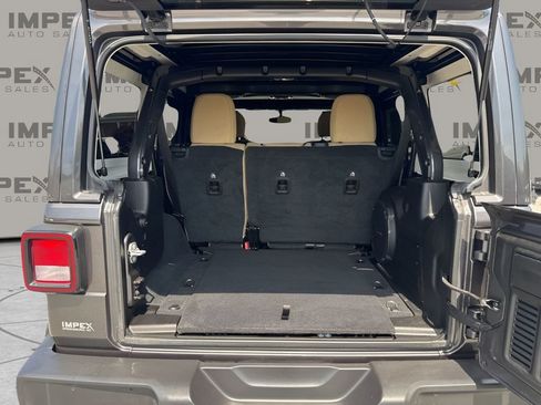 Used 2022 Jeep Wrangler Unlimited Sahara w/ Cold Weather Group image 29