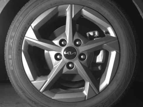 Used 2025 Kia K4 LXS image 13