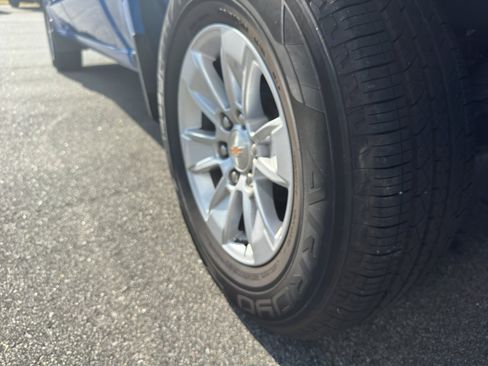 Used 2025 Chevrolet Silverado 1500 LT image 9