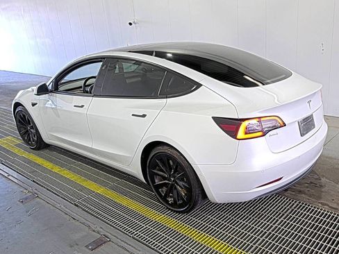 Used 2021 Tesla Model 3 Standard Range Plus image 5