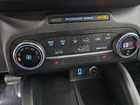 Used 2020 Ford Escape SE FWD image 19