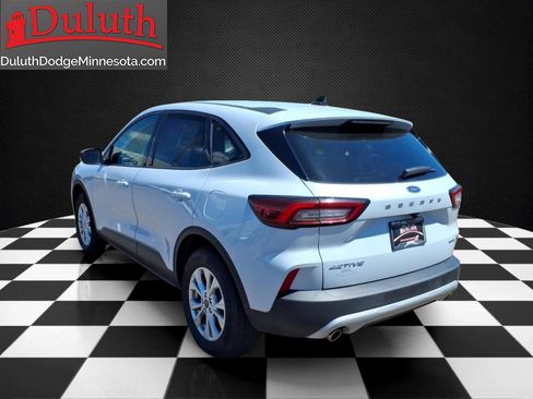 Used 2025 Ford Escape Active AWD/4WD image 3