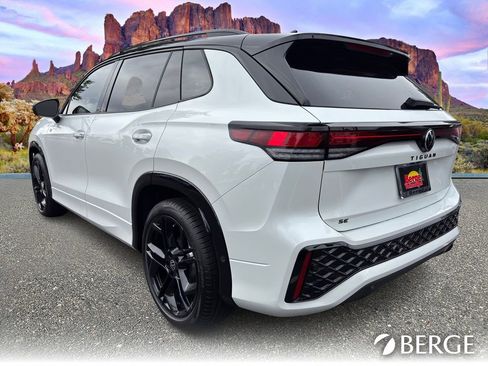 New 2026 Volkswagen Tiguan SE R-Line image 4