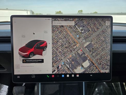 Used 2026 Tesla Model Y Long Range image 9