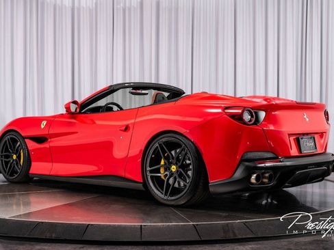 Used 2019 Ferrari Portofino image 18