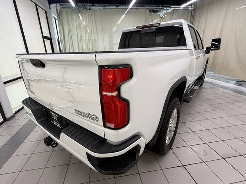 Certified 2024 Chevrolet Silverado 2500 High Country AWD/4WD image 5