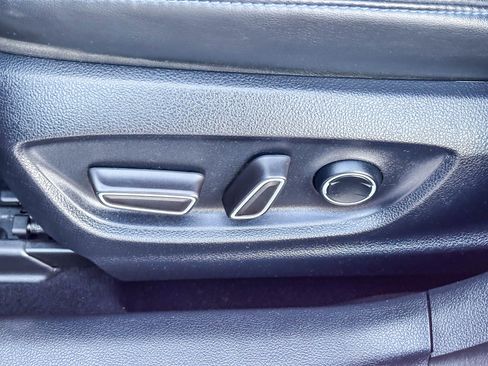 Used 2016 Toyota Prius Four Touring image 23