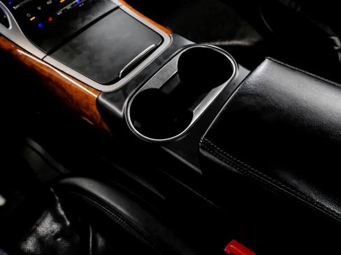 Used 2019 Lincoln Nautilus Reserve image 37