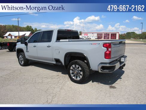 Used 2024 Chevrolet Silverado 2500 LT w/ Texas Edition AWD/4WD image 12