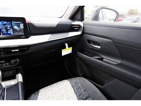 New 2026 Nissan Kicks SV image 10