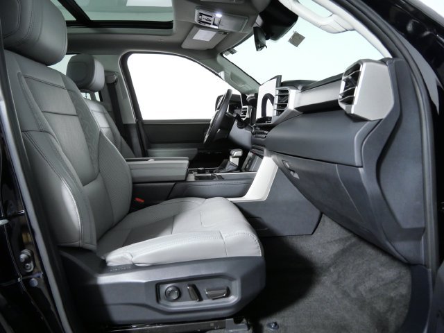 Used 2024 Toyota Tundra Limited AWD/4WD image 7