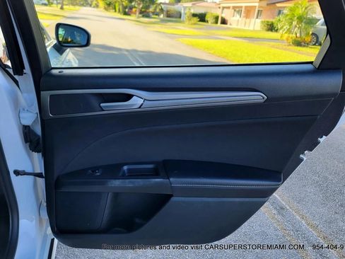 Used 2020 Ford Fusion SE image 41