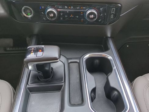 Used 2022 GMC Sierra 1500 SLT w/ SLT Convenience Package AWD/4WD image 24