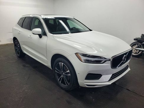 Used 2019 Volvo XC60 T5 Momentum w/ Premium Package AWD/4WD image 3