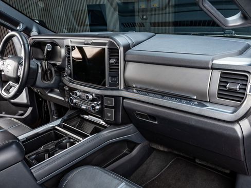 Used 2025 Ford F450 Platinum w/ FX4 Off-Road Package image 18