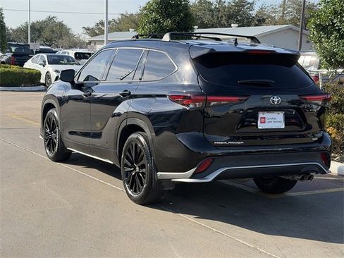 Certified 2024 Toyota Highlander XSE image 4