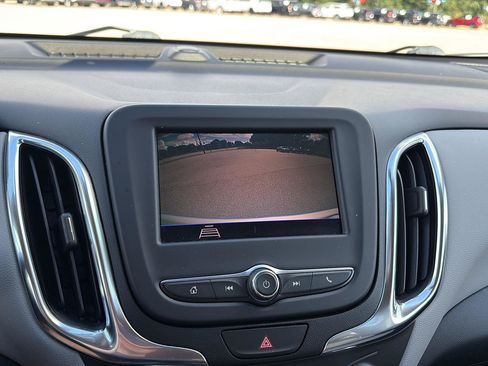 Used 2021 Chevrolet Equinox LT AWD/4WD image 9