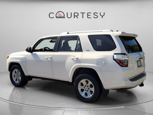 Used 2015 Toyota 4Runner SR5 Premium image 3