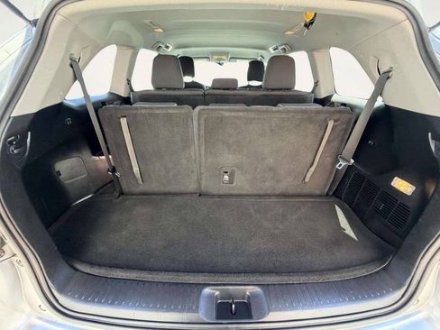 Used 2019 Toyota Highlander LE AWD/4WD image 5