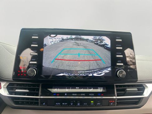 Used 2024 Toyota Sienna XLE image 16