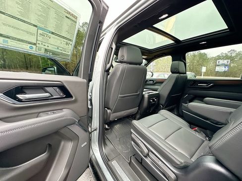 New 2026 GMC Yukon XL Denali w/ Sun & Power Step Package AWD/4WD image 17