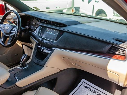 Used 2018 Cadillac XT5 Premium Luxury image 11