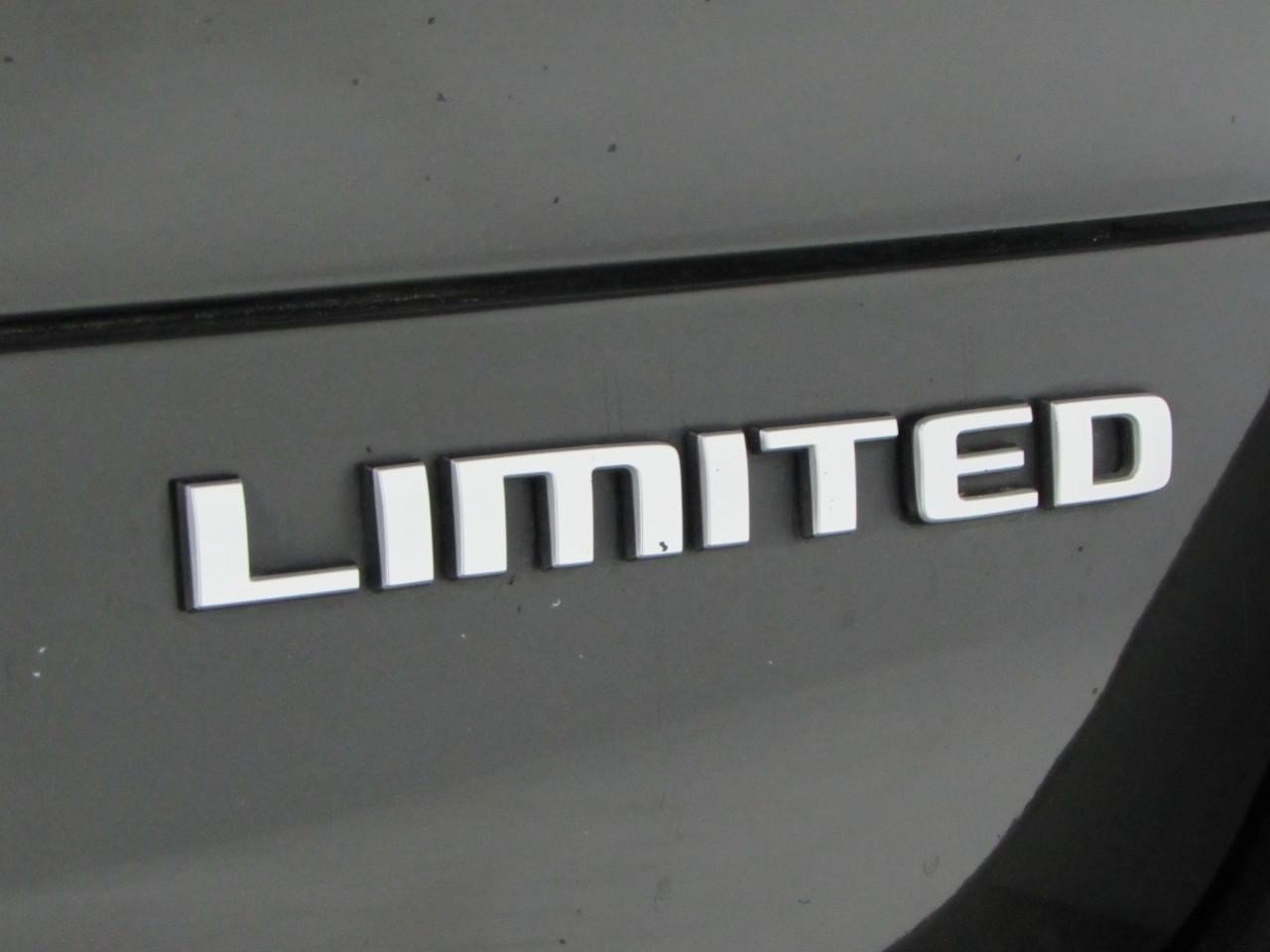 Used 2024 Jeep Grand Cherokee L Limited w/ Luxury Tech Group II AWD/4WD image 40