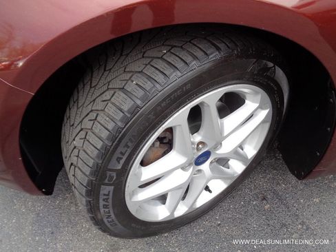 Used 2016 Ford Fusion SE image 7