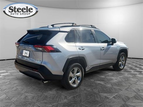 Used 2019 Toyota RAV4 Limited image 5