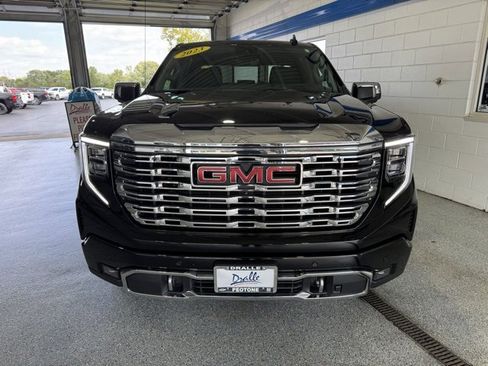 Used 2023 GMC Sierra 1500 Denali w/ Denali Reserve Package image 3