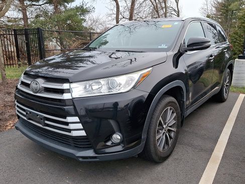 Used 2019 Toyota Highlander XLE image 5