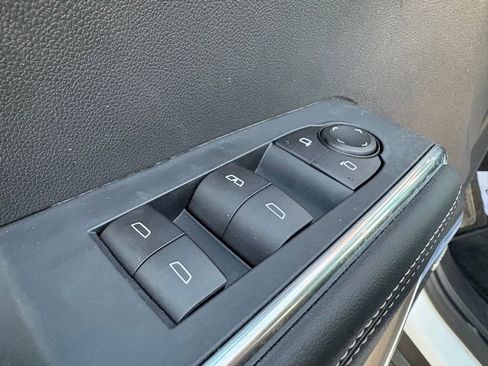 Used 2025 GMC Acadia Elevation image 22