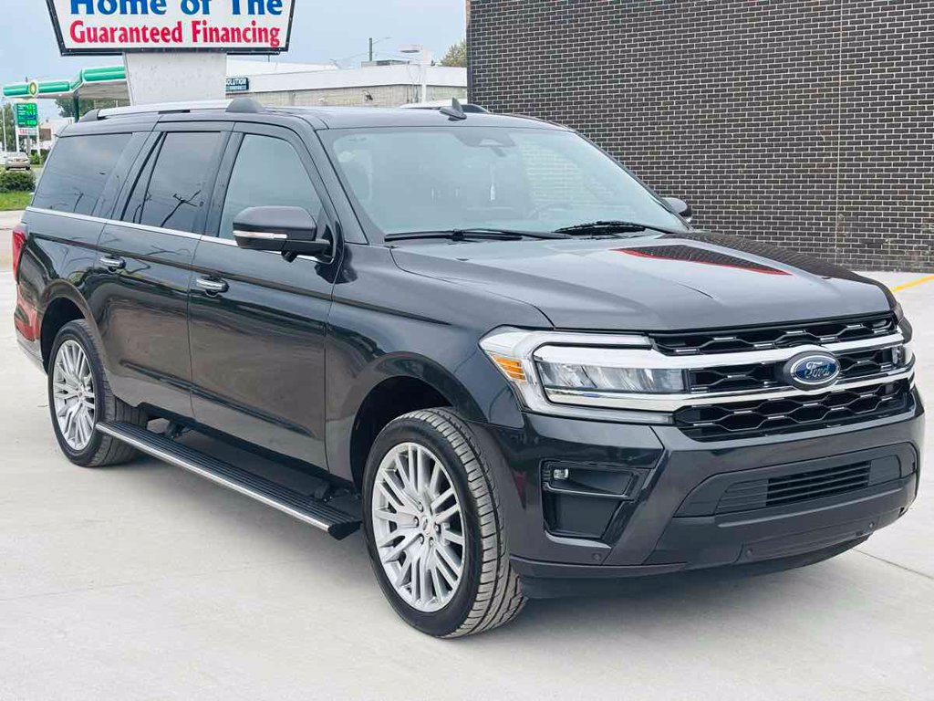 Used 2024 Ford Expedition Max Limited AWD/4WD image 2