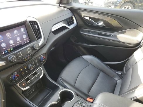 Used 2022 GMC Terrain SLT image 19