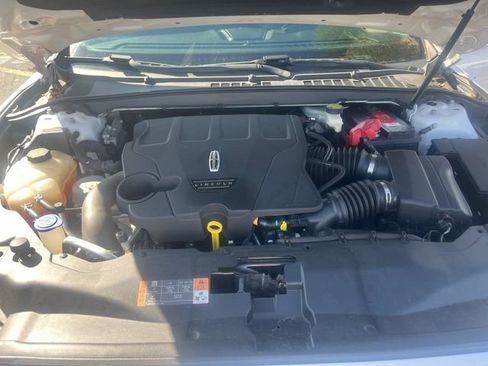 Used 2017 Lincoln Continental Reserve image 21