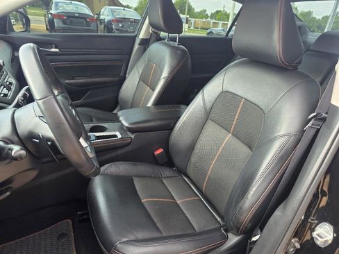 Used 2022 Nissan Altima 2.5 SR w/ Midnight Edition Package FWD image 13
